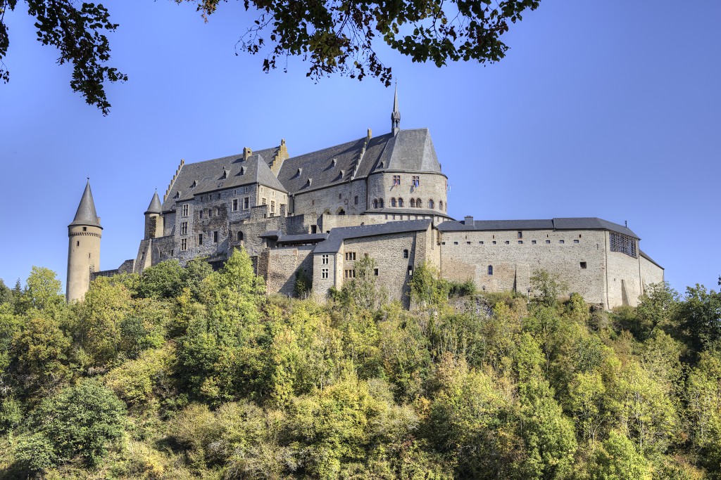 chateau kasteel Bourscheid vianden luxemburg luxembourg burcht ruine slot unesco erfgoed castellum middeleeuwen ardennen karolingische romeinse vesting